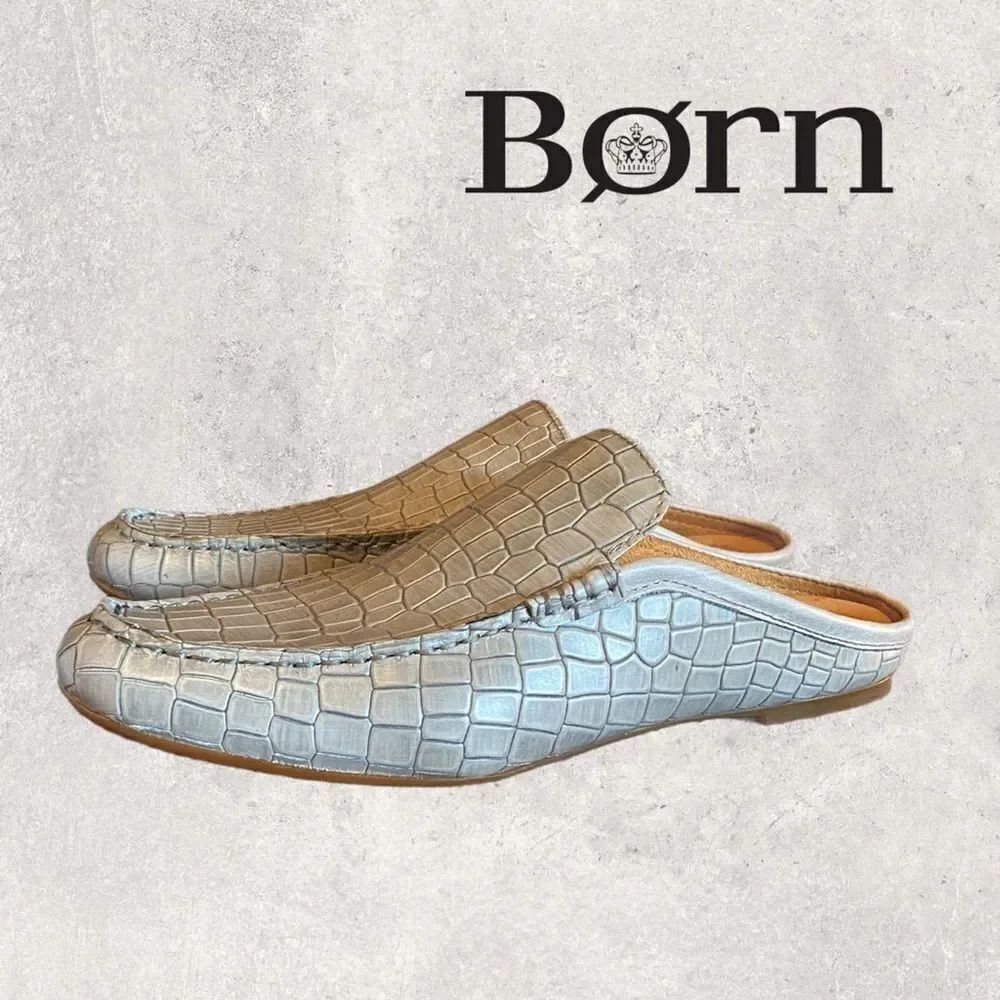 NIB Born "Capricorn" Grey Croc Women's Leather Slide Flats 6